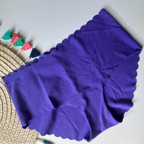 Victoria's Secret No Show Scallop Hiphugger Panty Purple Shock M NEW - Picture 3 of 6